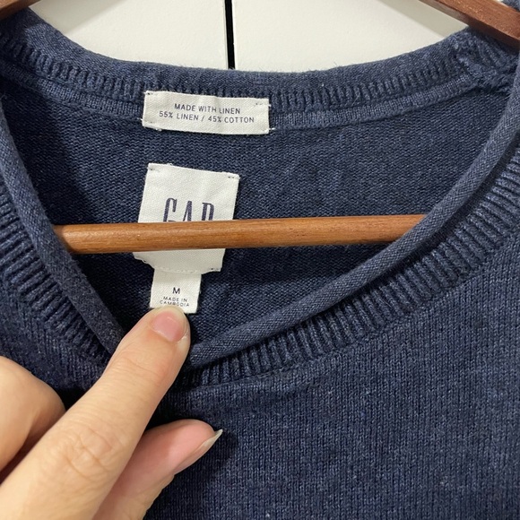 #112-GAP- Linen blend long sleeve sweater - Picture 2 of 2